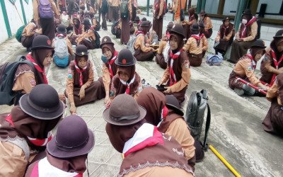 BLOK PRAMUKA SMPN 1 SUMENEP : AJANG KEMANDIRIAN DAN KEKOMPAKAN SISWA